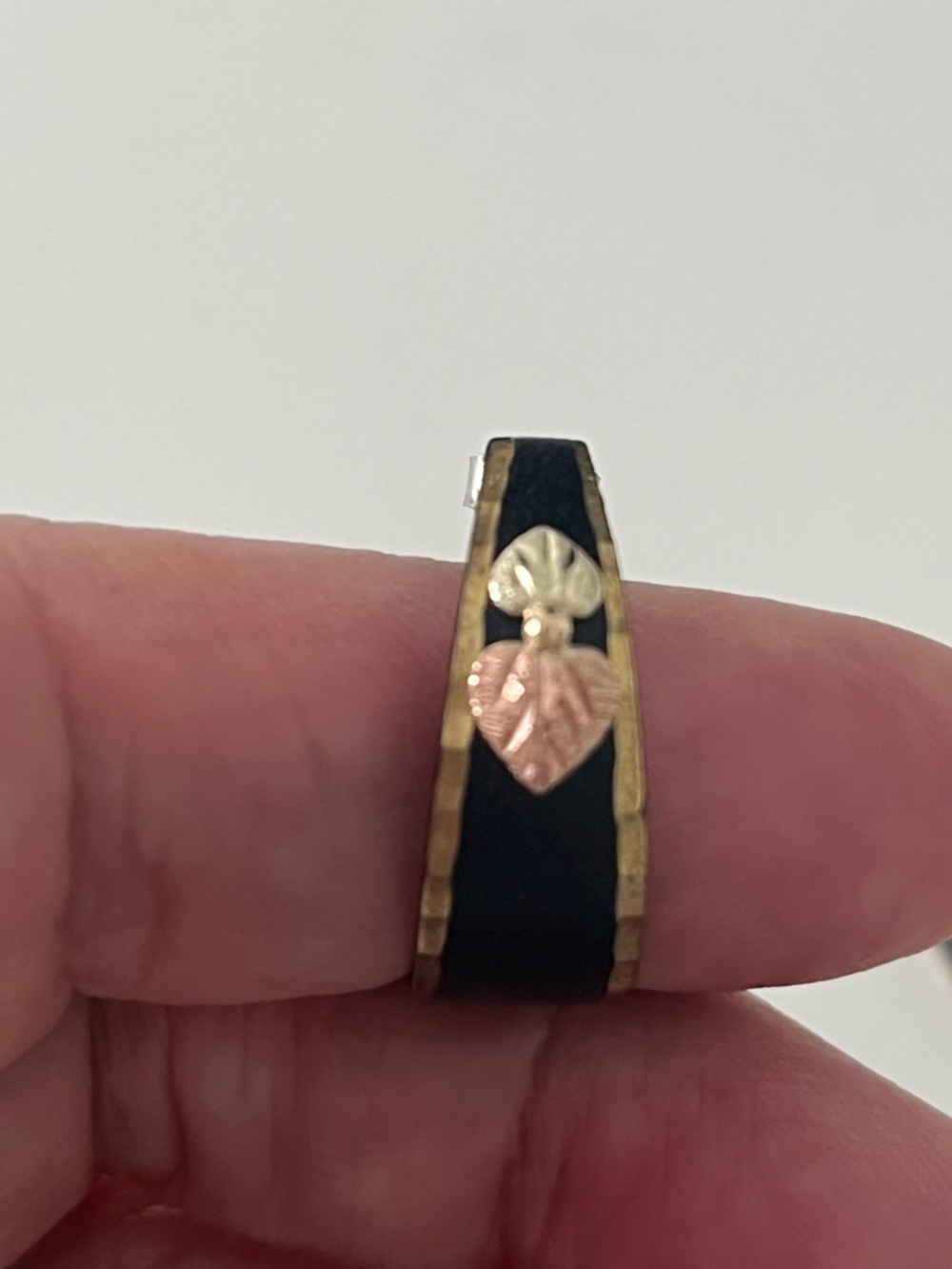 Black Hills Gold Earrings - Picture 4 of 5